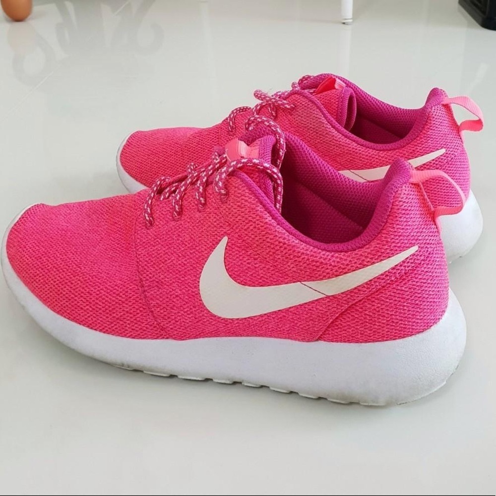 Nike Roshe shoes